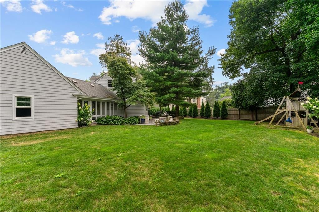 Barrington, Rhode Island, 02806, United States, 4 Bedrooms Bedrooms, ,4 BathroomsBathrooms,Residential,Active,1942364