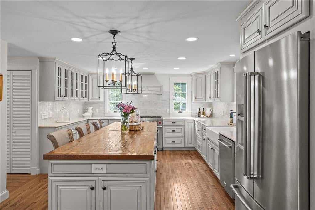 East Greenwich, Rhode Island, 02818, United States, 3 Bedrooms Bedrooms, ,3 BathroomsBathrooms,Residential,Active,1900189