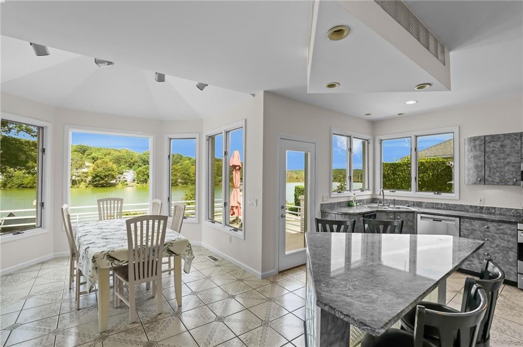 North Providence, Rhode Island, 02904, United States, 3 Bedrooms Bedrooms, ,4 BathroomsBathrooms,Residential,Active,1945229