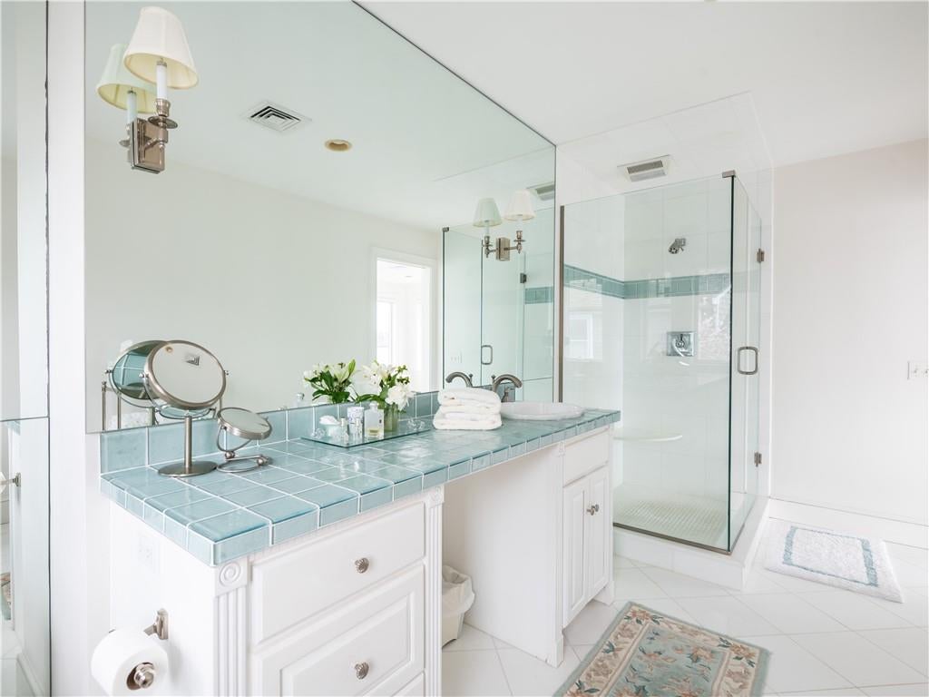 Newport, Rhode Island, 02840, United States, ,3 BathroomsBathrooms,Residential,Active,1790147