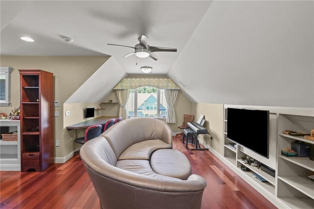 Narragansett, Rhode Island, 02882, United States, 4 Bedrooms Bedrooms, ,4 BathroomsBathrooms,Residential,Active,1929419