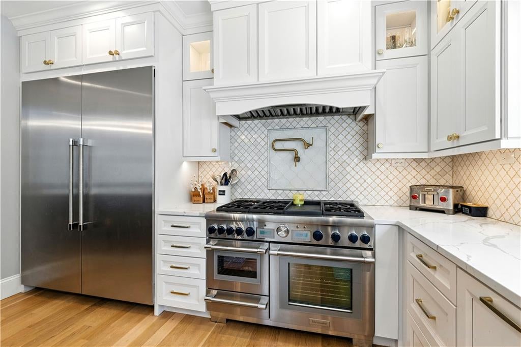 Smithfield, Rhode Island, 02917, United States, 4 Bedrooms Bedrooms, ,7 BathroomsBathrooms,Residential,Active,1944274