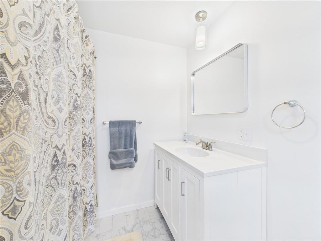 Narragansett, Rhode Island, 02882, United States, 4 Bedrooms Bedrooms, ,3 BathroomsBathrooms,Residential,Active,1862887