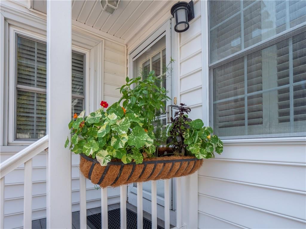 Newport, Rhode Island, 02840, United States, 4 Bedrooms Bedrooms, ,5 BathroomsBathrooms,Residential,Active,1893238