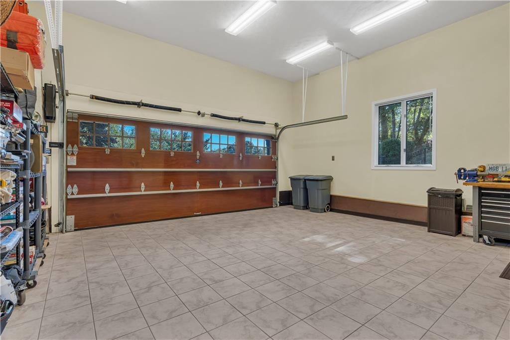 Lincoln, Rhode Island, 02865, United States, 4 Bedrooms Bedrooms, ,3 BathroomsBathrooms,Residential,Active,1964506