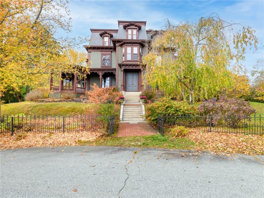 Warwick, Rhode Island, 02818, United States, 5 Bedrooms Bedrooms, ,4 BathroomsBathrooms,Residential,Active,2006818