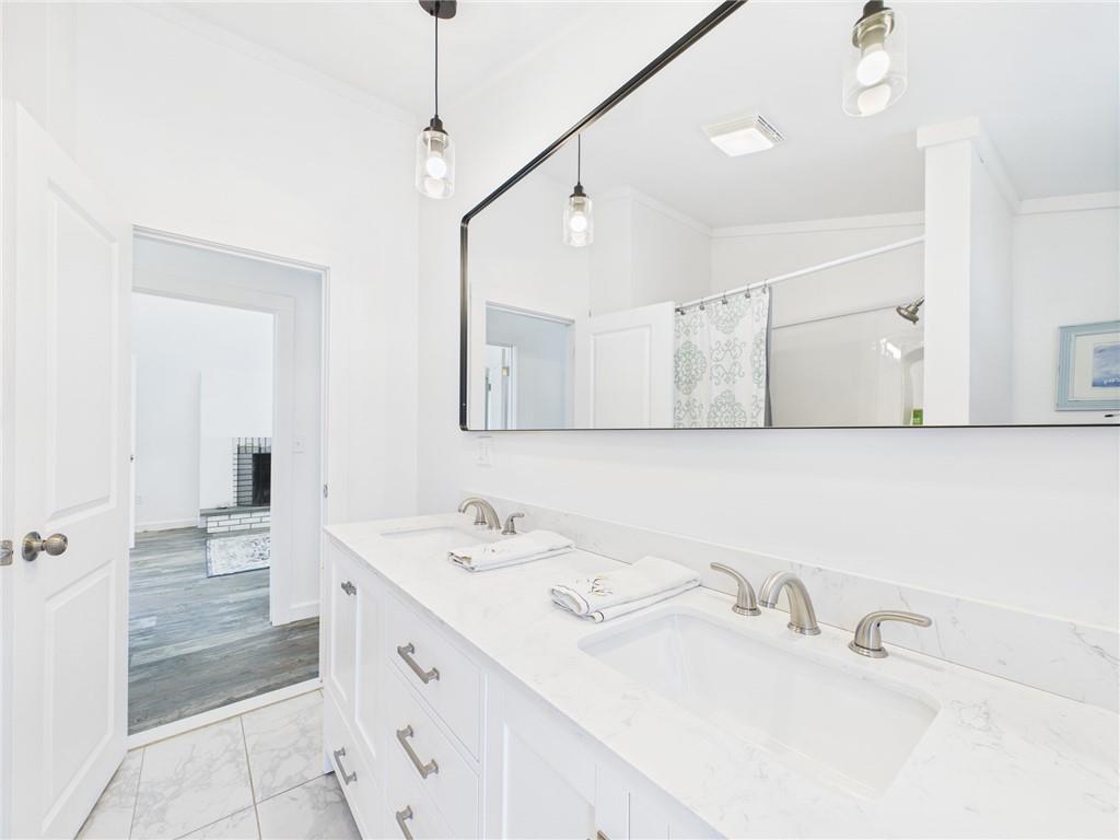 Narragansett, Rhode Island, 02882, United States, 4 Bedrooms Bedrooms, ,3 BathroomsBathrooms,Residential,Active,1862887