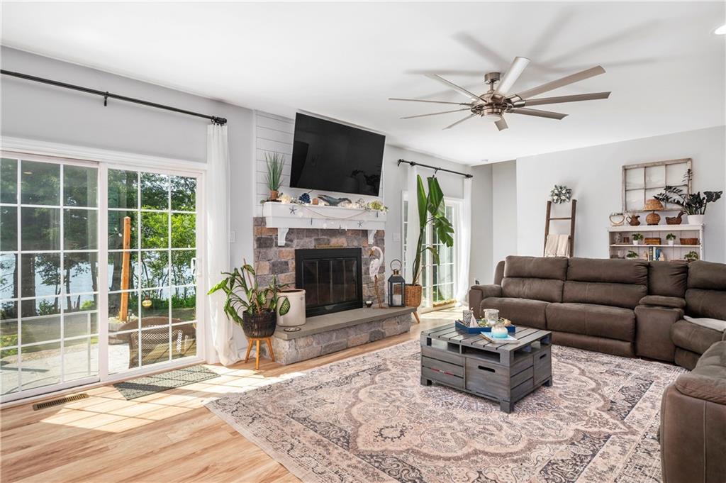 Burrillville, Rhode Island, 02859, United States, 4 Bedrooms Bedrooms, ,3 BathroomsBathrooms,Residential,Active,1945228