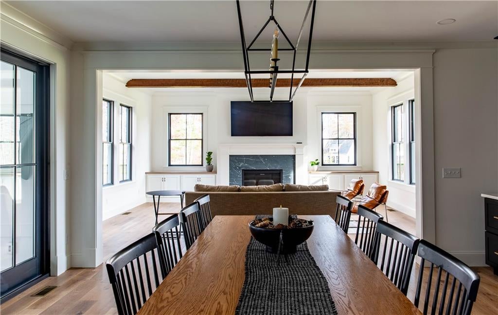 East Greenwich, Rhode Island, 02818, United States, ,3 BathroomsBathrooms,Residential,Active,1718901