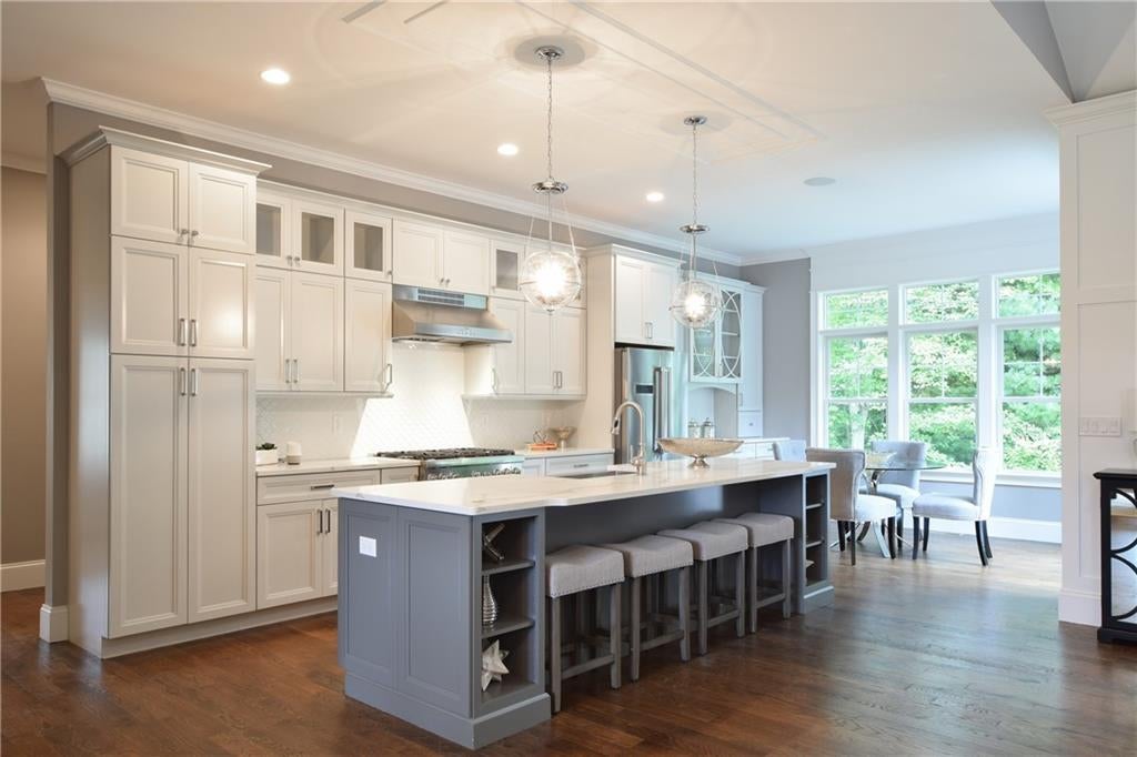 East Greenwich, Rhode Island, 02818, United States, 4 Bedrooms Bedrooms, ,3 BathroomsBathrooms,Residential,Active,1985551