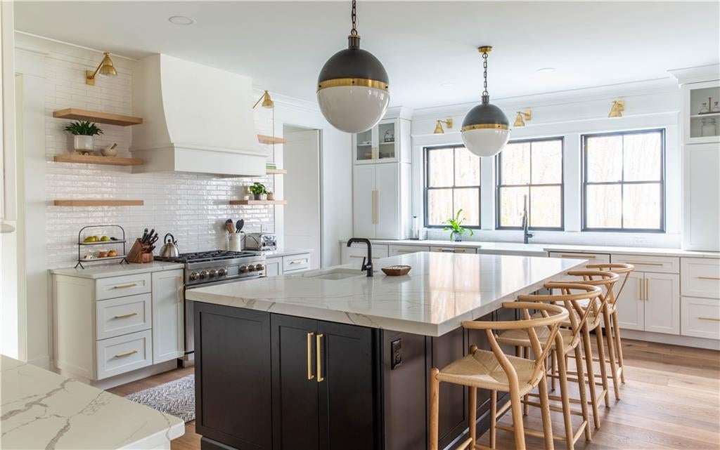 East Greenwich, Rhode Island, 02818, United States, ,3 BathroomsBathrooms,Residential,Active,1718901