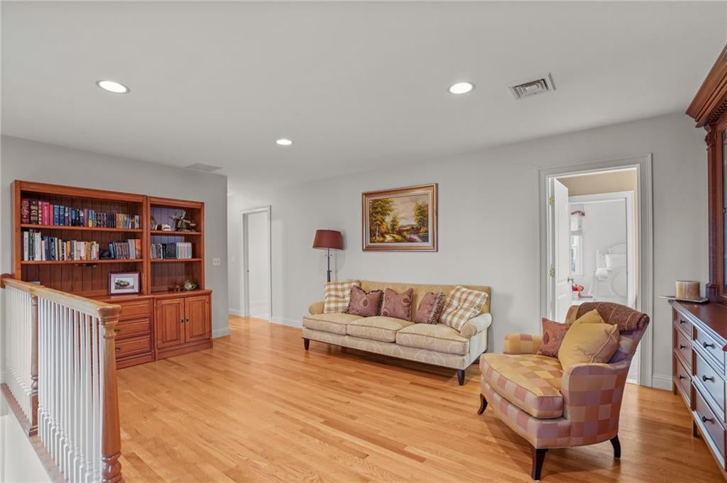 East Greenwich, Rhode Island, 02818, United States, ,4 BathroomsBathrooms,Residential,Active,1791211