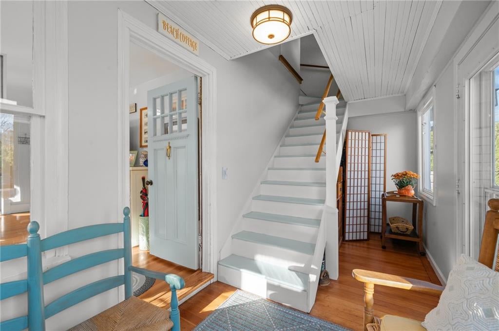 Jamestown, Rhode Island, 02835, United States, 6 Bedrooms Bedrooms, ,4 BathroomsBathrooms,Residential,Active,1987266