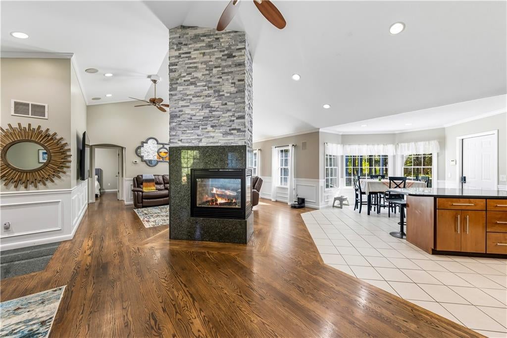 Smithfield, Rhode Island, 02917, United States, 3 Bedrooms Bedrooms, ,2 BathroomsBathrooms,Residential,Active,1954415