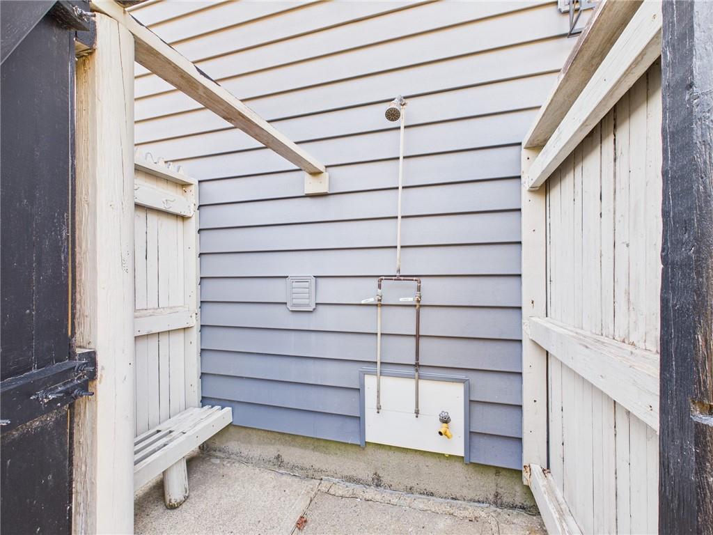 Narragansett, Rhode Island, 02882, United States, 4 Bedrooms Bedrooms, ,2 BathroomsBathrooms,Residential,Active,1934779