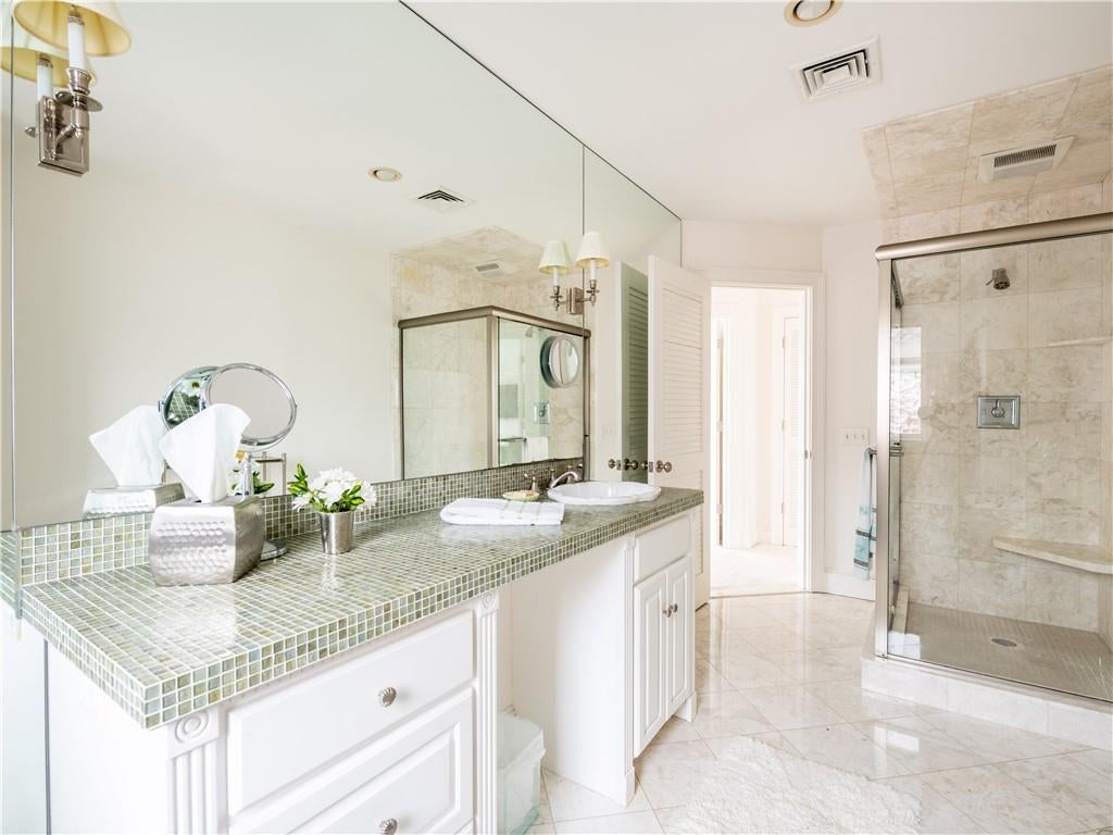 Newport, Rhode Island, 02840, United States, ,3 BathroomsBathrooms,Residential,Active,1790147