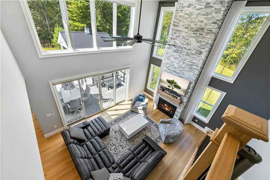 Smithfield, Rhode Island, 02917, United States, 4 Bedrooms Bedrooms, ,7 BathroomsBathrooms,Residential,Active,1944274