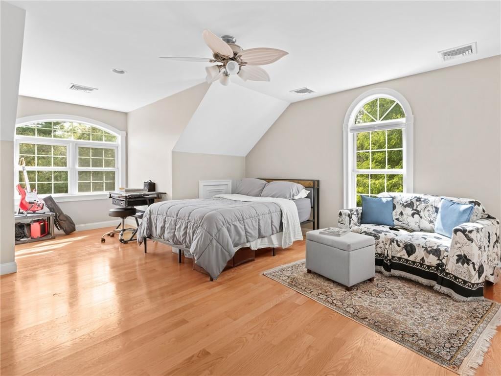 Cumberland, Rhode Island, 02864, United States, 4 Bedrooms Bedrooms, ,5 BathroomsBathrooms,Residential,Active,1953257