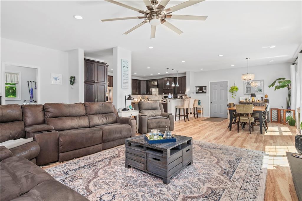 Burrillville, Rhode Island, 02859, United States, 4 Bedrooms Bedrooms, ,3 BathroomsBathrooms,Residential,Active,1945228