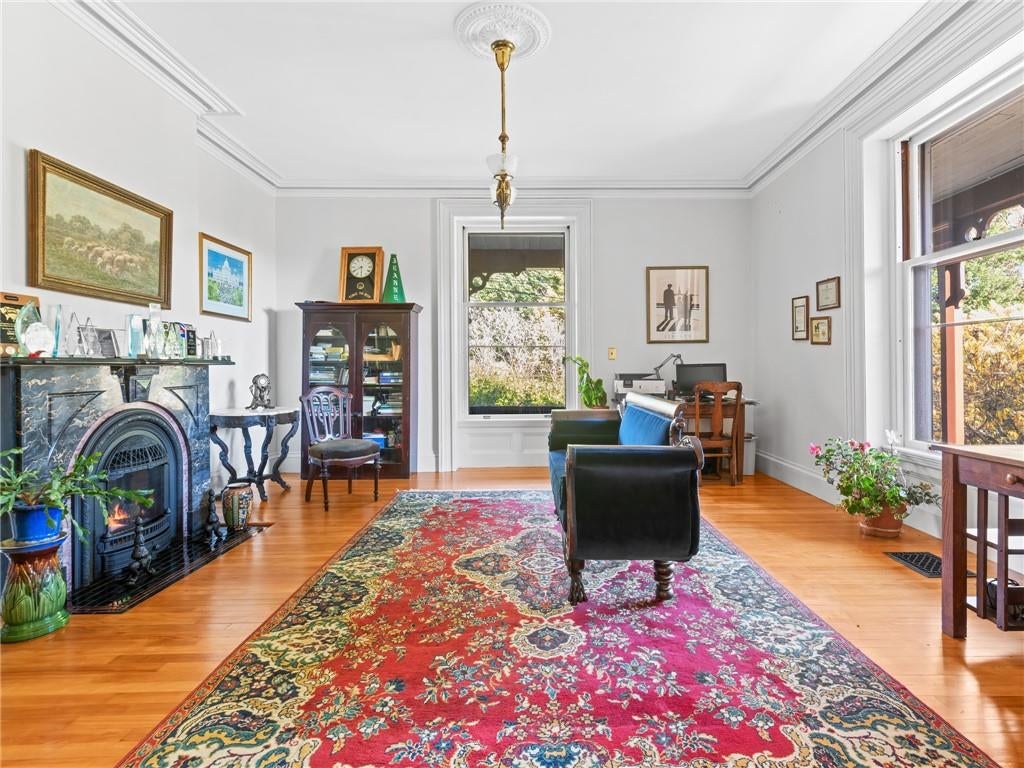 Warwick, Rhode Island, 02818, United States, 5 Bedrooms Bedrooms, ,4 BathroomsBathrooms,Residential,Active,2006818