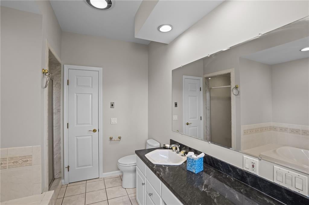 North Providence, Rhode Island, 02904, United States, 3 Bedrooms Bedrooms, ,4 BathroomsBathrooms,Residential,Active,1945229