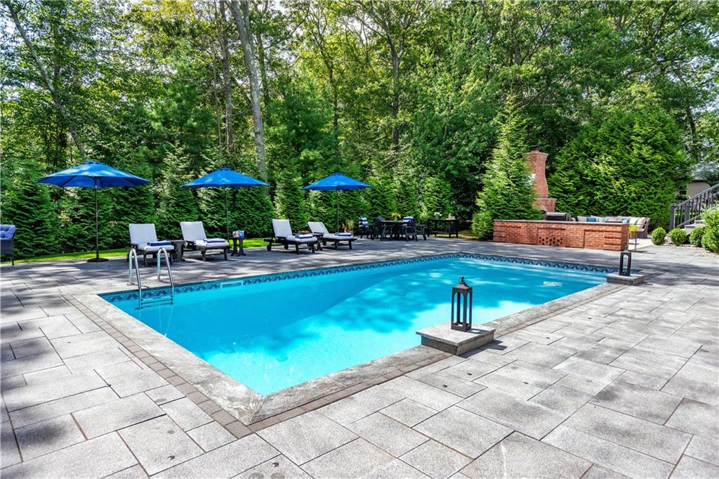 Smithfield, Rhode Island, 02917, United States, 4 Bedrooms Bedrooms, ,3 BathroomsBathrooms,Residential,Active,1929673