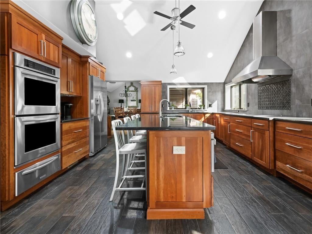Smithfield, Rhode Island, 02917, United States, 3 Bedrooms Bedrooms, ,3 BathroomsBathrooms,Residential,Active,1953020