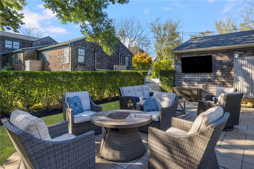 Newport, Rhode Island, 02840, United States, 4 Bedrooms Bedrooms, ,3 BathroomsBathrooms,Residential,Active,1959529