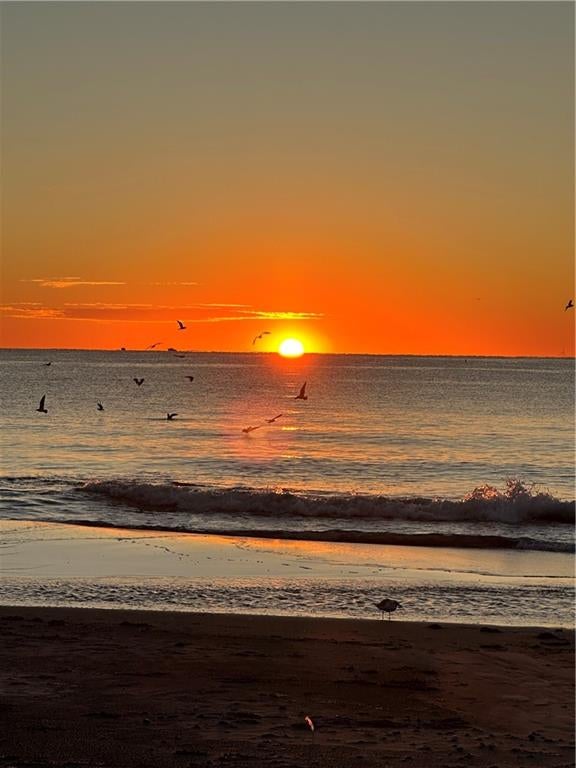 Narragansett, Rhode Island, 02882, United States, 4 Bedrooms Bedrooms, ,5 BathroomsBathrooms,Residential,Active,2006796