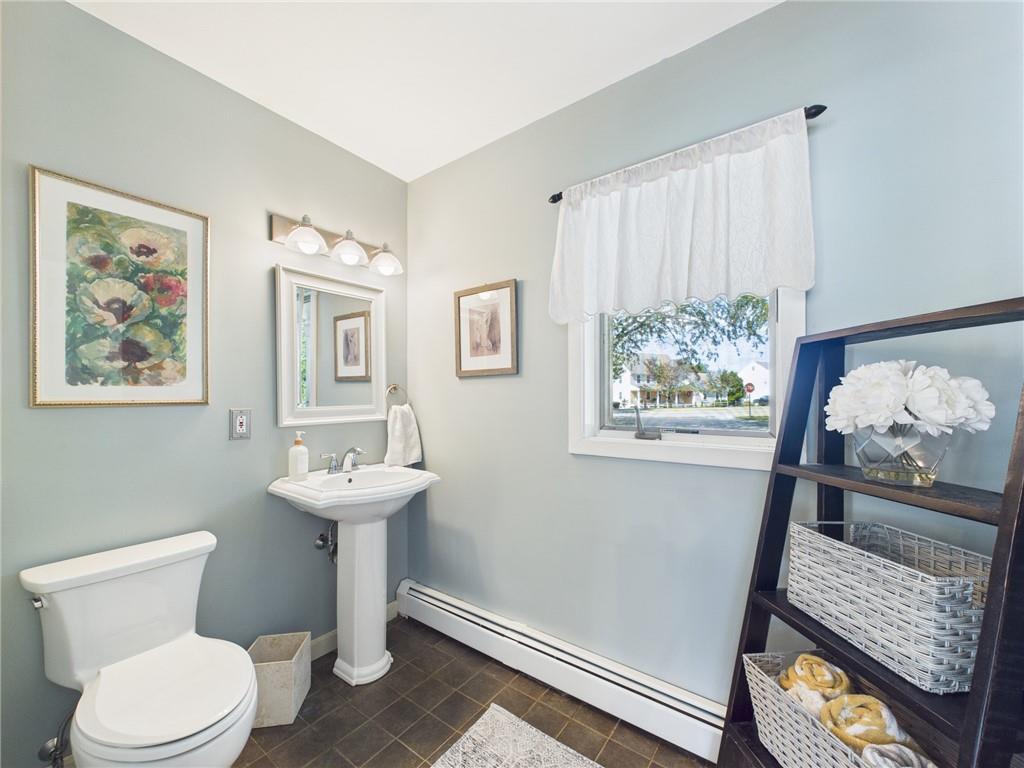 South Kingstown, Rhode Island, 02879, United States, 3 Bedrooms Bedrooms, ,3 BathroomsBathrooms,Residential,Pending,1920270