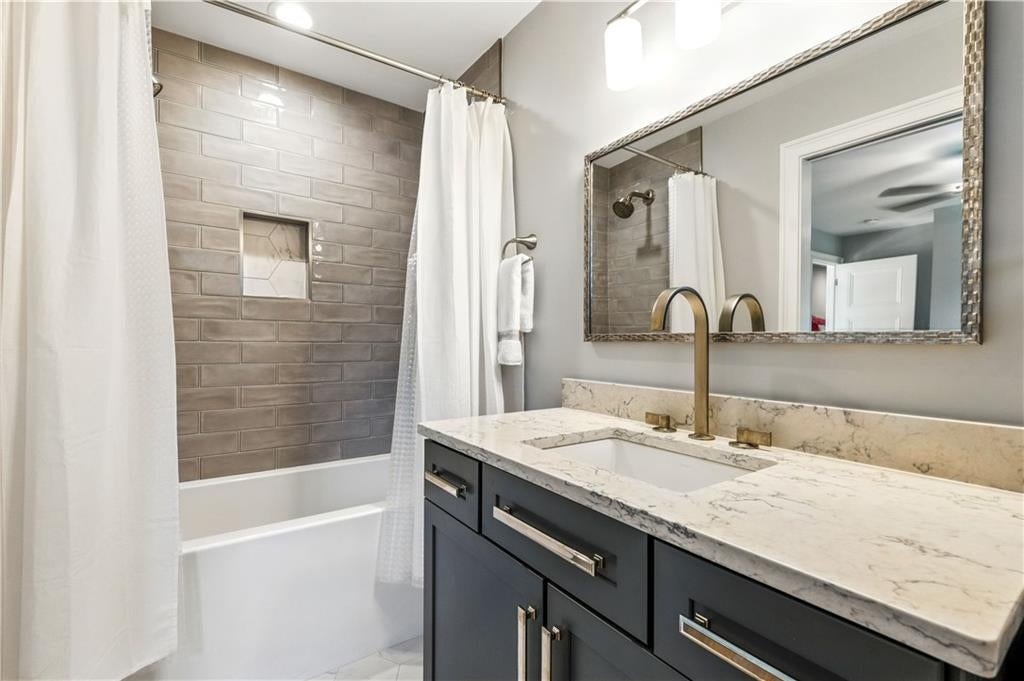 Smithfield, Rhode Island, 02917, United States, 4 Bedrooms Bedrooms, ,7 BathroomsBathrooms,Residential,Active,1944274