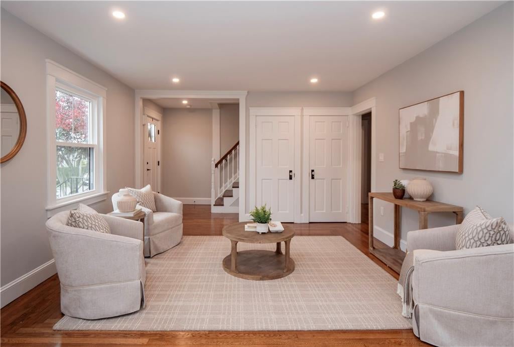 Newport, Rhode Island, 02840, United States, 4 Bedrooms Bedrooms, ,4 BathroomsBathrooms,Residential,Active,1973265