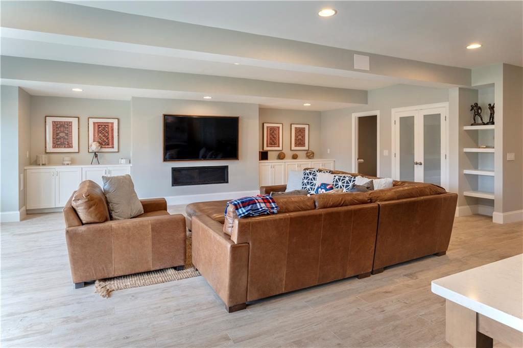 North Kingstown, Rhode Island, 02852, United States, 4 Bedrooms Bedrooms, ,4 BathroomsBathrooms,Residential,Active,1965832