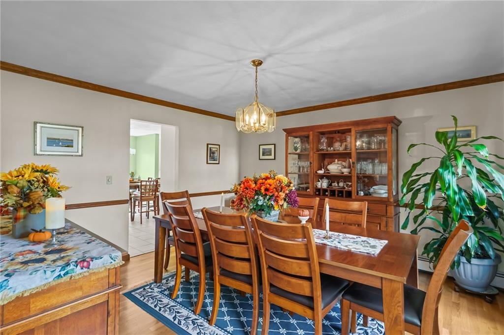 Portsmouth, Rhode Island, 02871, United States, 4 Bedrooms Bedrooms, ,3 BathroomsBathrooms,Residential,Active,1952506