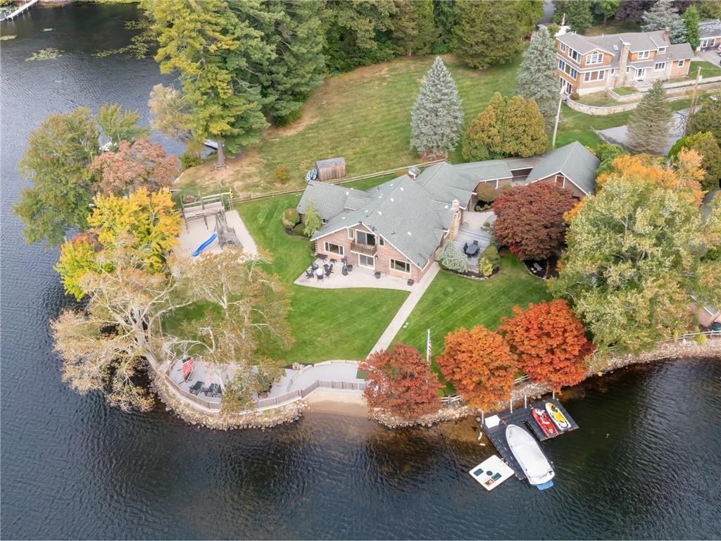 Smithfield, Rhode Island, 02917, United States, 3 Bedrooms Bedrooms, ,3 BathroomsBathrooms,Residential,Active,1953020
