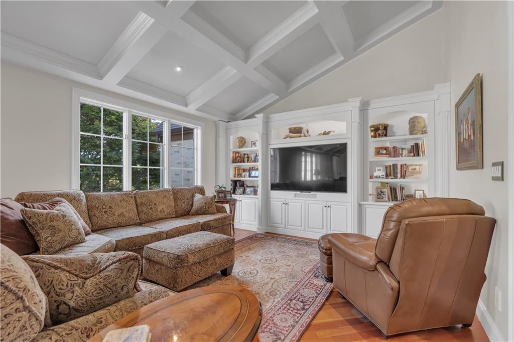 Lincoln, Rhode Island, 02865, United States, 4 Bedrooms Bedrooms, ,3 BathroomsBathrooms,Residential,Active,1964506