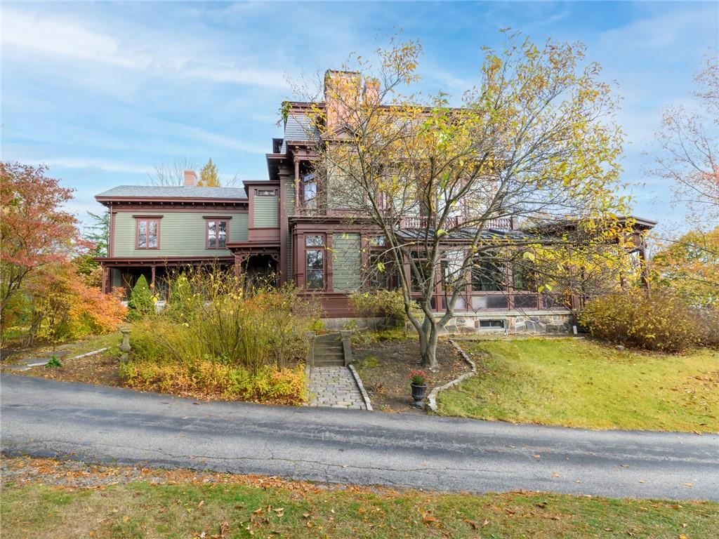 Warwick, Rhode Island, 02818, United States, 5 Bedrooms Bedrooms, ,4 BathroomsBathrooms,Residential,Active,2006818