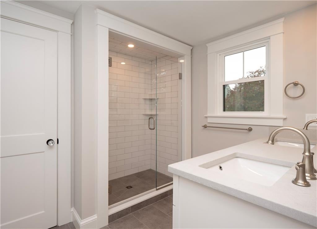 Newport, Rhode Island, 02840, United States, 4 Bedrooms Bedrooms, ,4 BathroomsBathrooms,Residential,Active,1973265