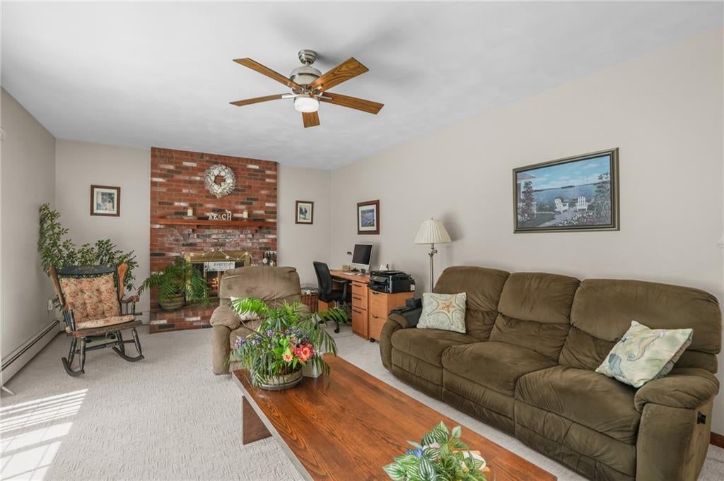 Portsmouth, Rhode Island, 02871, United States, 4 Bedrooms Bedrooms, ,3 BathroomsBathrooms,Residential,Active,1904703