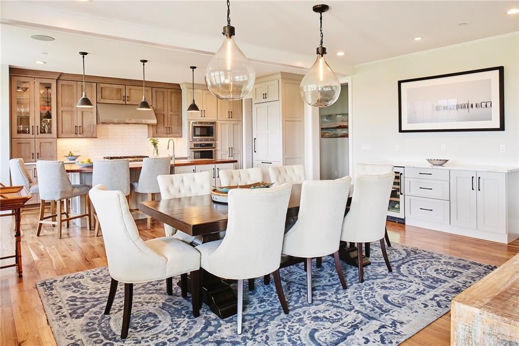 East Greenwich, Rhode Island, 02818, United States, 4 Bedrooms Bedrooms, ,3 BathroomsBathrooms,Residential,Active,1985576