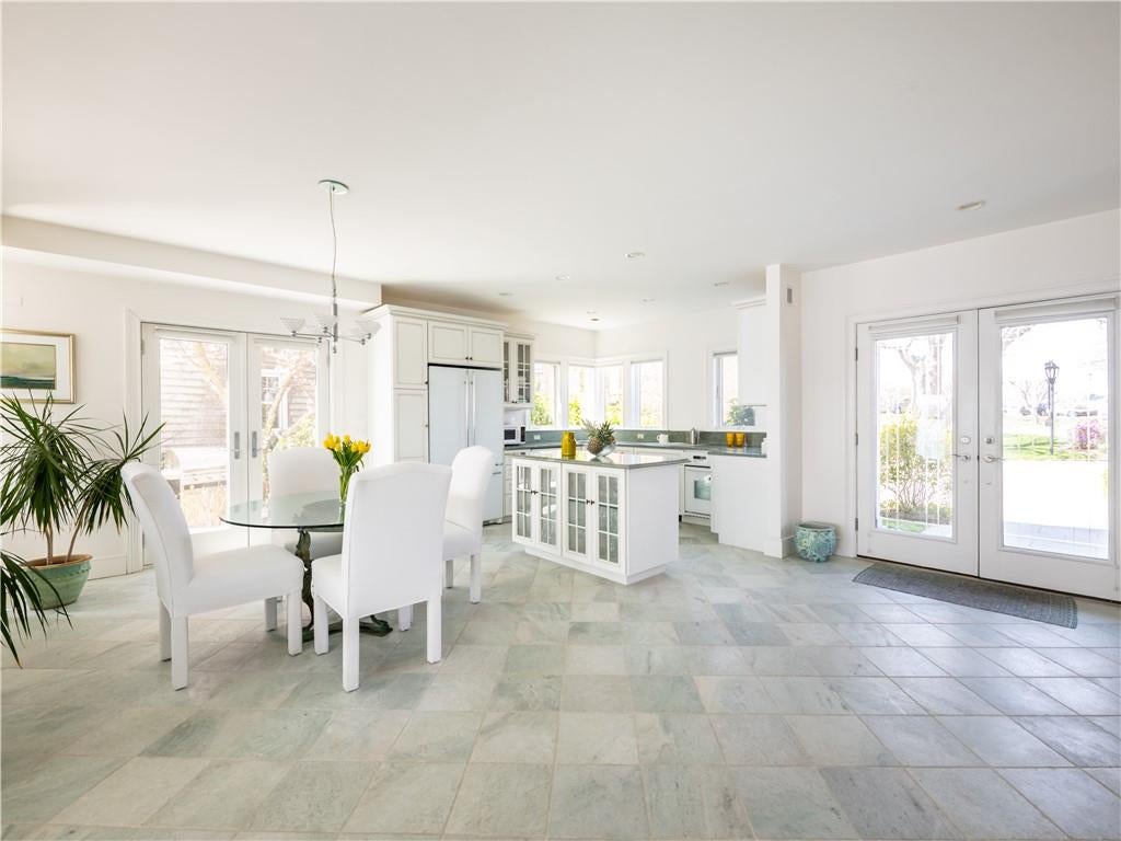 Newport, Rhode Island, 02840, United States, ,3 BathroomsBathrooms,Residential,Active,1790147