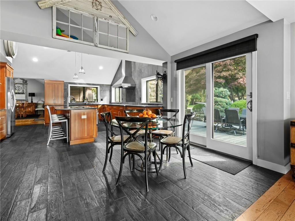 Smithfield, Rhode Island, 02917, United States, 3 Bedrooms Bedrooms, ,3 BathroomsBathrooms,Residential,Active,1953020