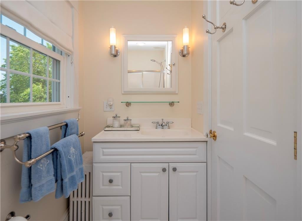 Newport, Rhode Island, 02840, United States, 4 Bedrooms Bedrooms, ,5 BathroomsBathrooms,Residential,Active,1893238