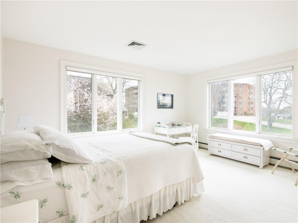 Newport, Rhode Island, 02840, United States, ,3 BathroomsBathrooms,Residential,Active,1790147