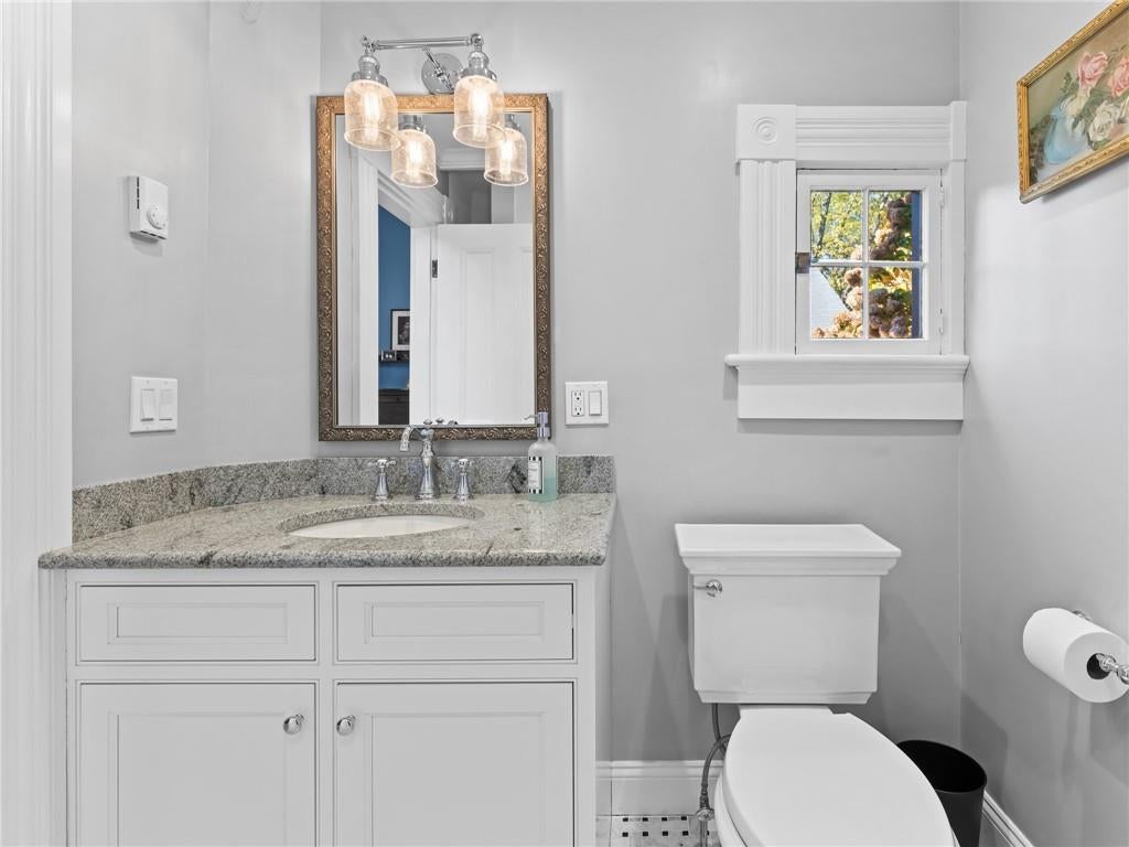 Warwick, Rhode Island, 02818, United States, 5 Bedrooms Bedrooms, ,4 BathroomsBathrooms,Residential,Active,2006818