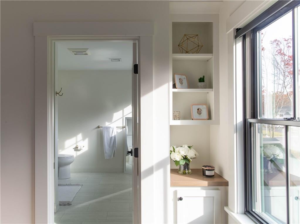 East Greenwich, Rhode Island, 02818, United States, ,3 BathroomsBathrooms,Residential,Active,1718901