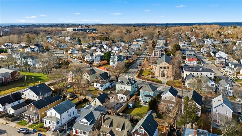 Newport, Rhode Island, 02840, United States, 4 Bedrooms Bedrooms, ,4 BathroomsBathrooms,Residential,Active,2007171