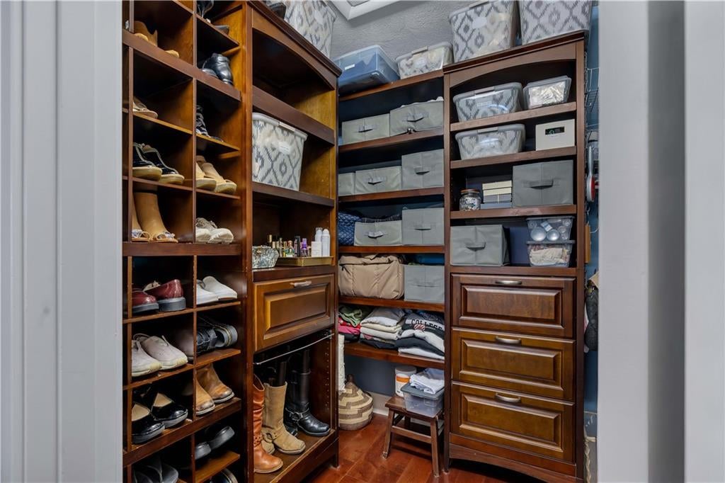 Lincoln, Rhode Island, 02865, United States, 4 Bedrooms Bedrooms, ,3 BathroomsBathrooms,Residential,Active,1964506