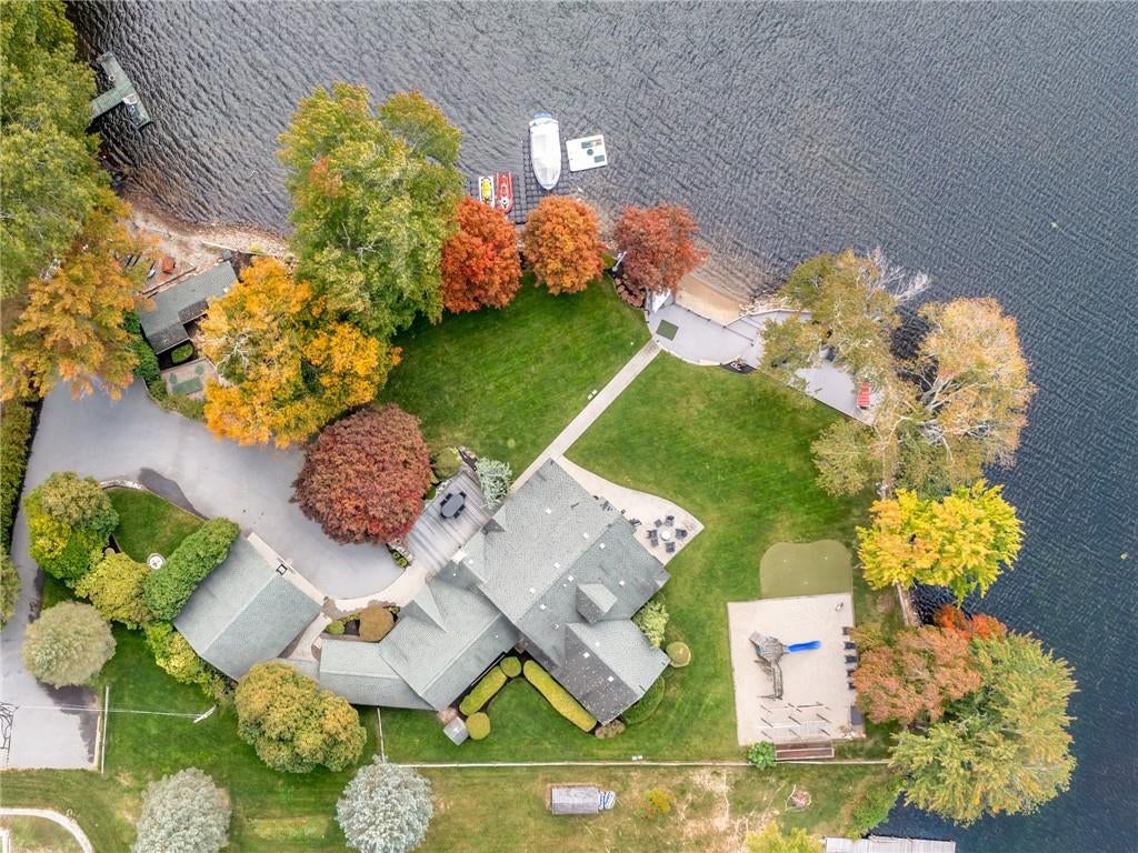 Smithfield, Rhode Island, 02917, United States, 3 Bedrooms Bedrooms, ,3 BathroomsBathrooms,Residential,Active,1953020