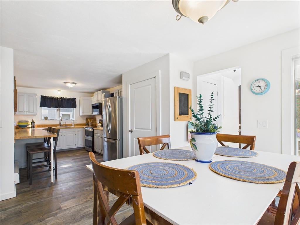 Narragansett, Rhode Island, 02882, United States, 4 Bedrooms Bedrooms, ,3 BathroomsBathrooms,Residential,Active,1862887